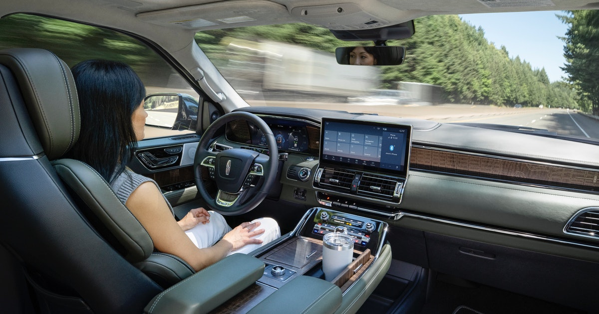 Self-driving cars? One ride in the 2022 Lincoln Navigator told me everything I need to know