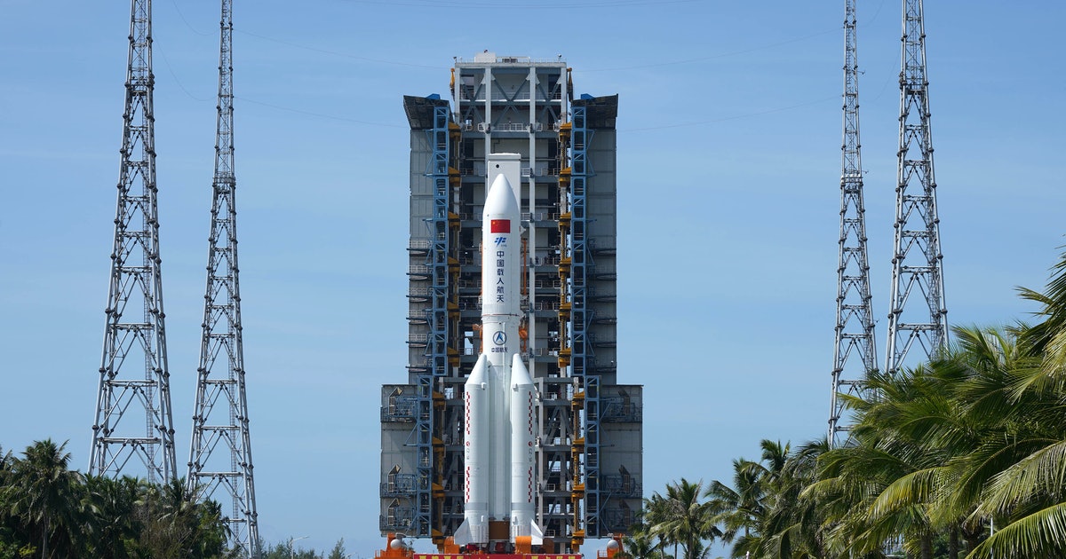 China’s rocket makes an uncontrolled landing near the Philippines