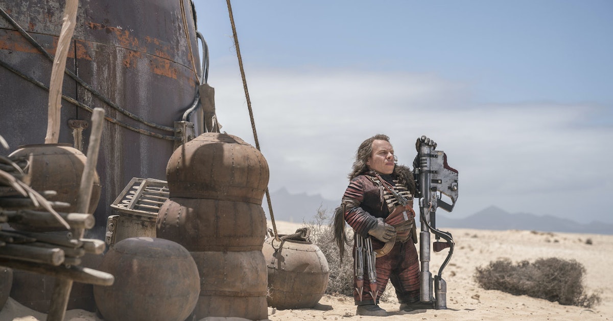 Star Wars legend Warwick Davis is ready to return to the franchise — but there’s a catch