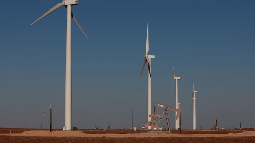 Texas will get more electricity from solar and wind power than natural gas next year, EIA projects