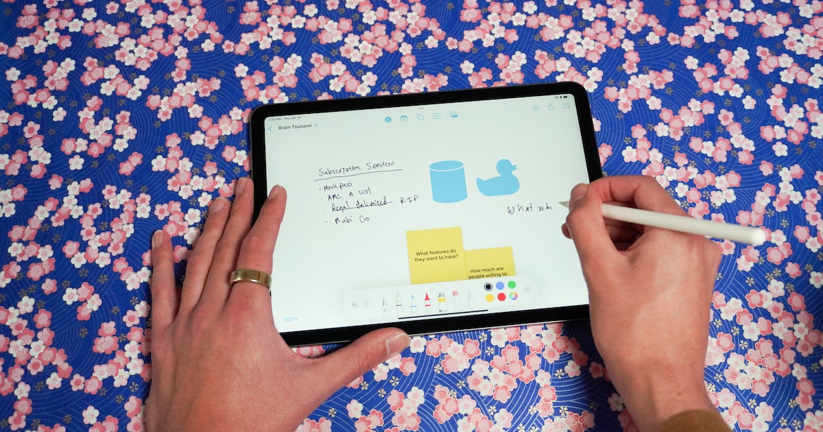 How to use Apple’s Freeform whiteboard app in iOS 16