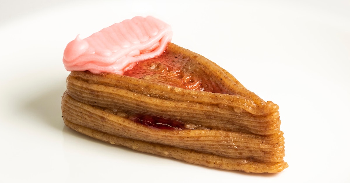 Yum! Watch Scientists Make a 3D-Printed Layer Cake