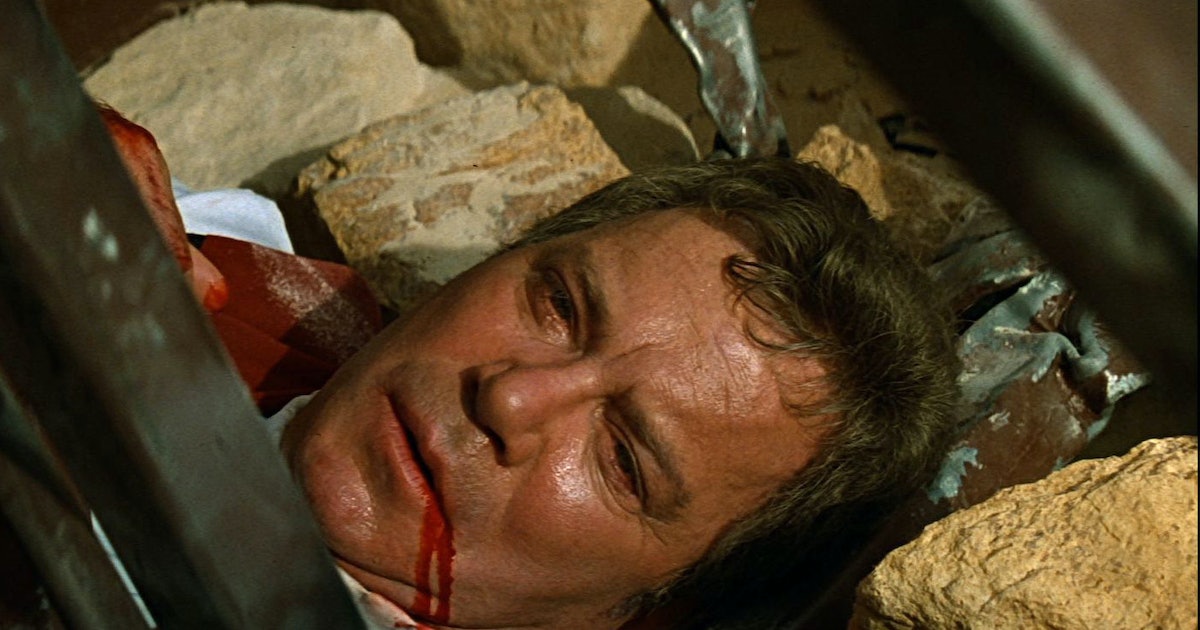 29 Years Later, Star Trek Just Gave Captain Kirk’s Death A Grisly Twist