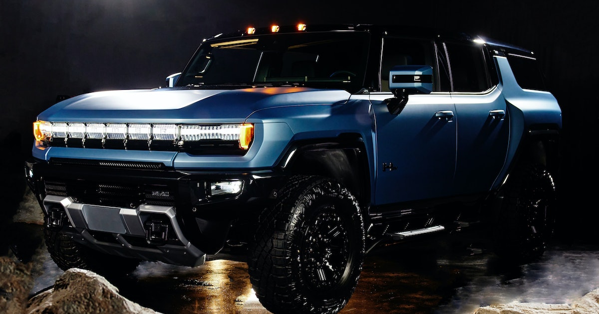 GMC’s Neptune-Themed Hummer EV Is a Bold, Blue, Off-Road Beast