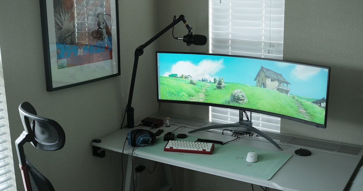 This Massive 32:9 Ultrawide Monitor Changed the Way I Work and Game