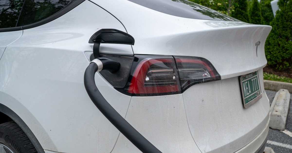 A Transportation Engineer Reveals the One Surprising Problem With Owning an EV in a City