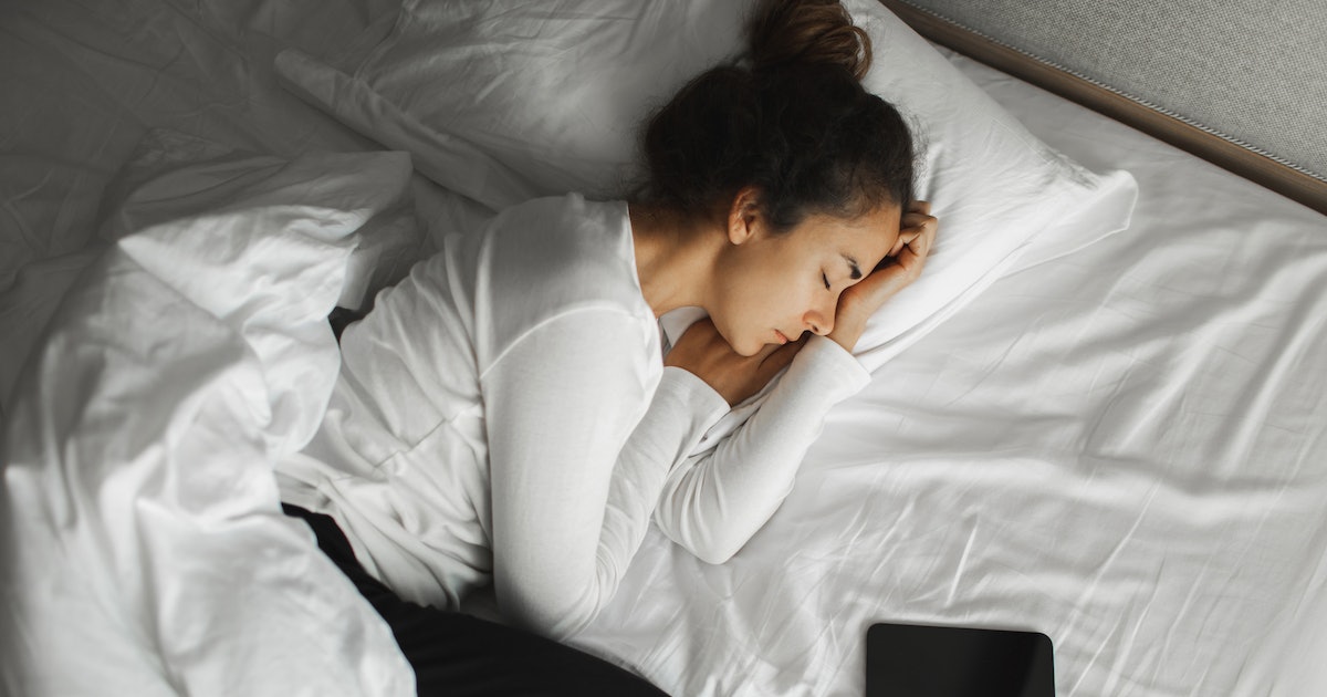 3 Backwards Sleep Science “Hacks” That Can Help Cure Your Insomnia