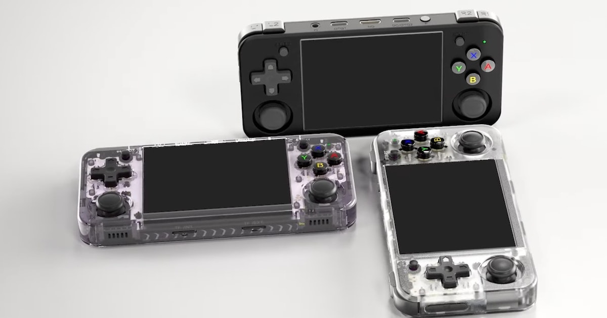 This Horizontal Gaming Handheld Has Joysticks for Playing PSP, Nintendo DS, and Dreamcast Games