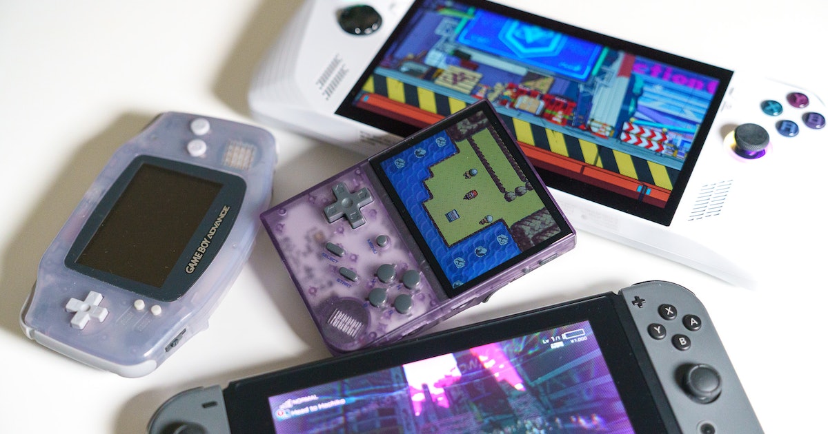 The 13 Best Gaming Handhelds That Are Worth Gifting This Holiday Season