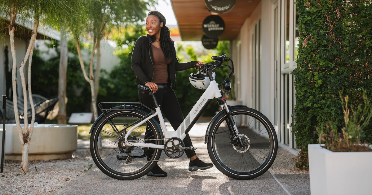 Lectric’s Affordable XPress E-Bike Has a Swappable Battery For Range That’s Hard to Beat