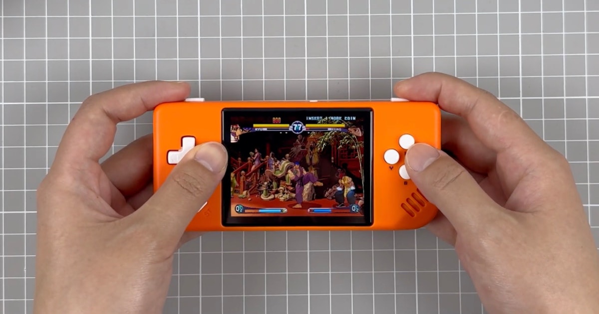 Anbernic’s RG28XX Is an iPhone-Sized Handheld That Can Play Dreamcast, DS, and PSP Games