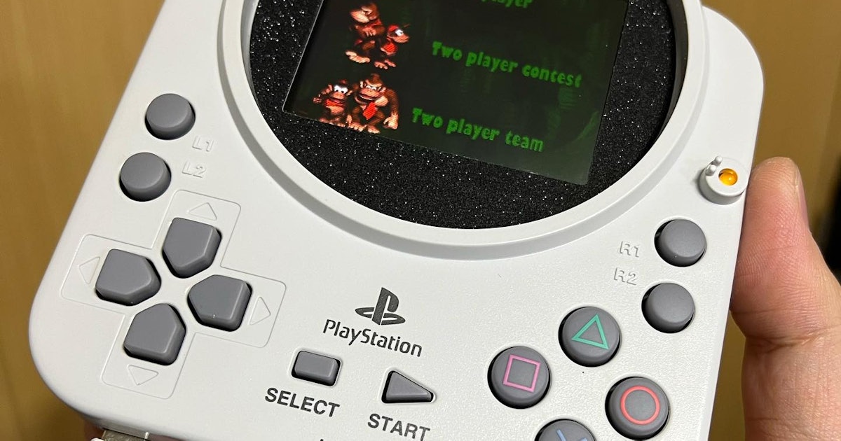 This Modder Turned a PS1 Controller Into One of the Weirdest Gaming Handhelds We’ve Seen
